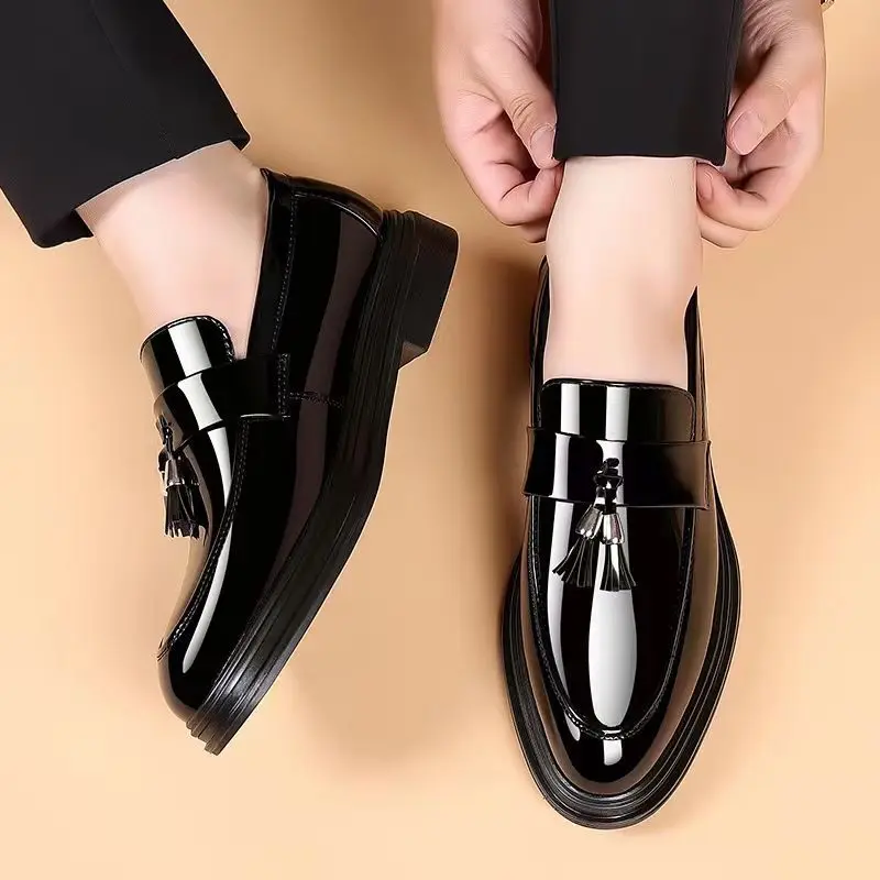 Men'S Formal Wear Accessories - 男性用の光沢のあるパテントレザーの靴,カジュアルな黒の社交靴,新しいコレクション,低価格,39のスーツ,安い清算
